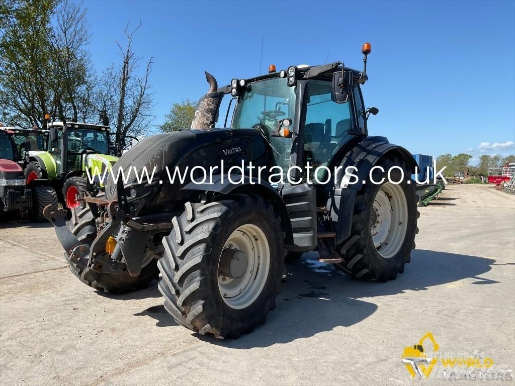 Valtra T 234 Traktoren