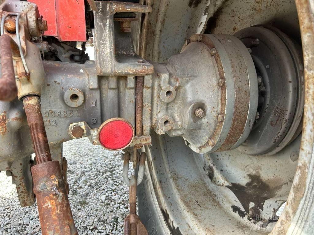 Massey Ferguson 590 Traktoren