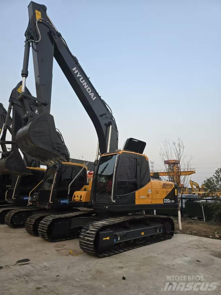 Hyundai 220—9S Raupenbagger