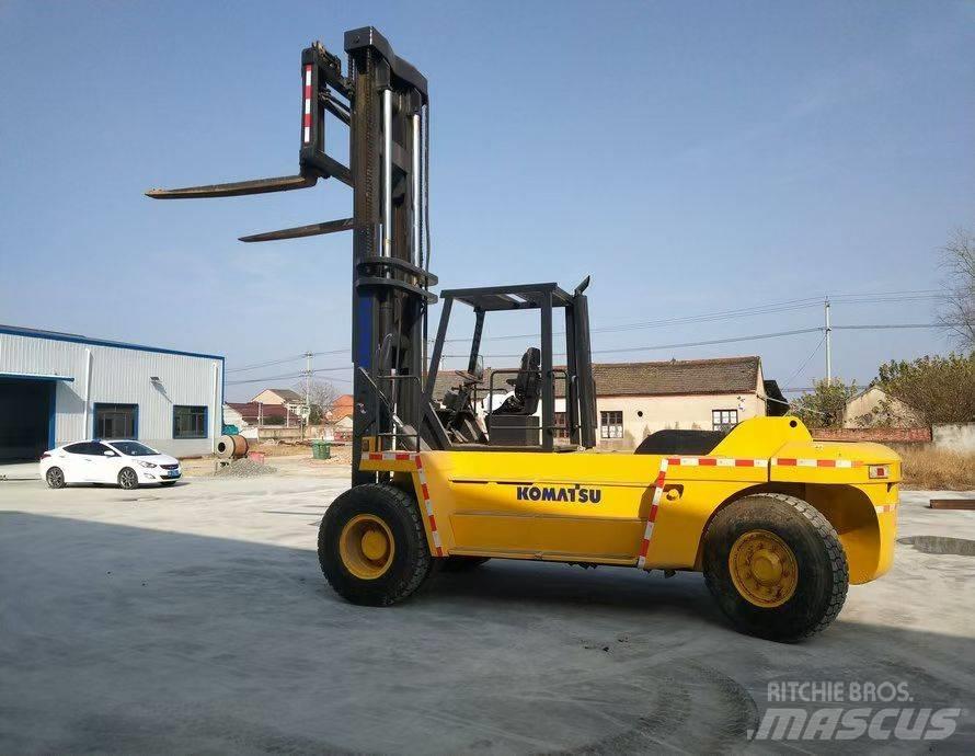 Komatsu FD200 Teleskoplader