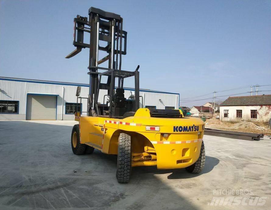 Komatsu FD200 Teleskoplader
