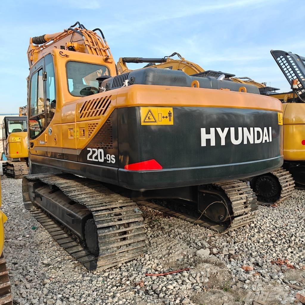 Hyundai R220-9S Raupenbagger