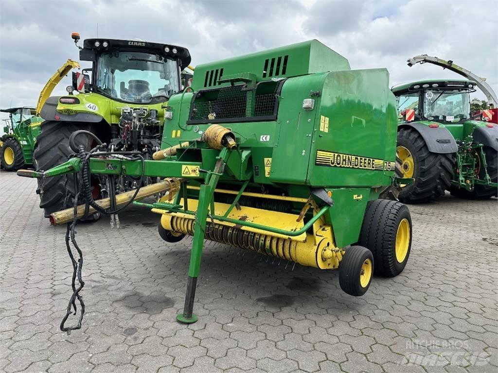 John Deere 575 Rundballenpressen