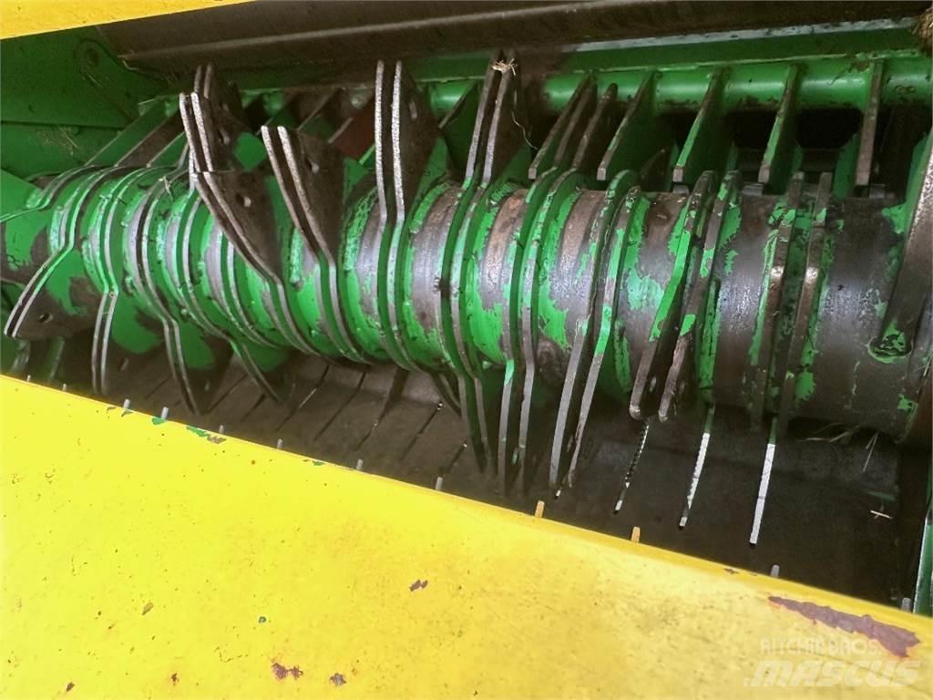 John Deere 575 Rundballenpressen