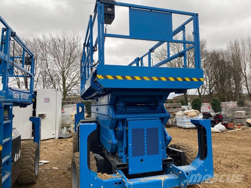 Genie GS 4390 RT Scheren-Arbeitsbühnen