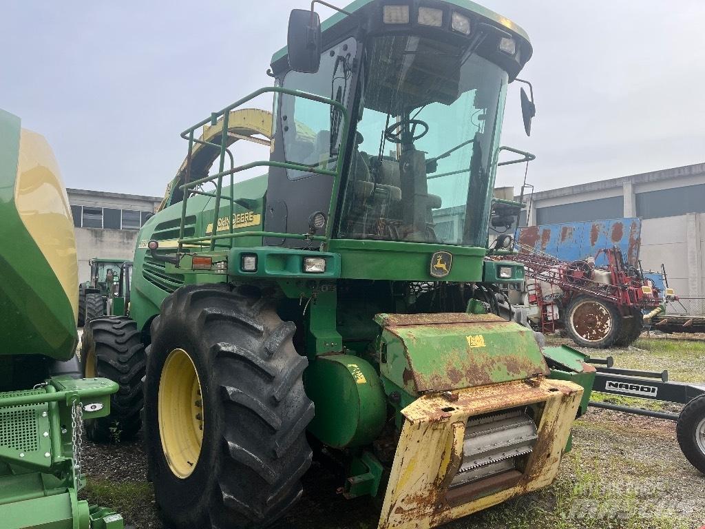 John Deere 7700 Selbstfahrende Häcksler
