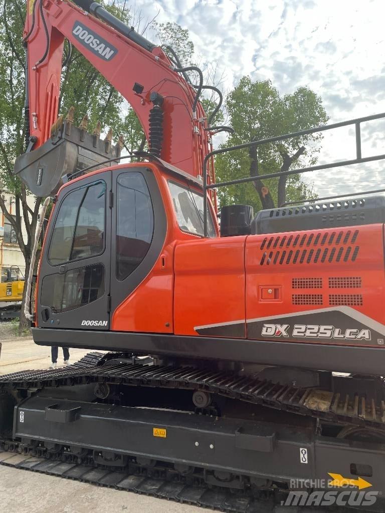 Doosan DX 225 Midibagger  7t - 12t