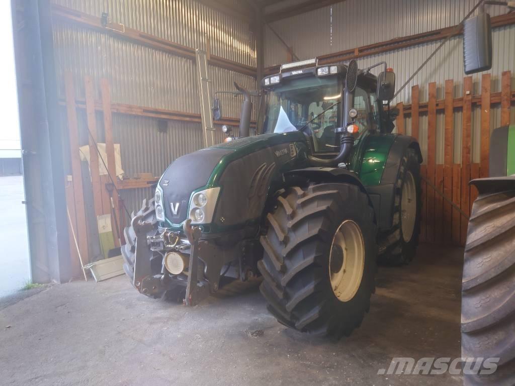 Valtra T 213 V Traktoren