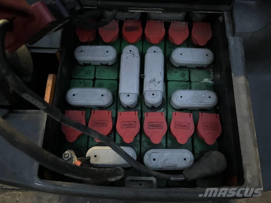 Still EGV12   V-4250 Zelfrijdende stapelaars