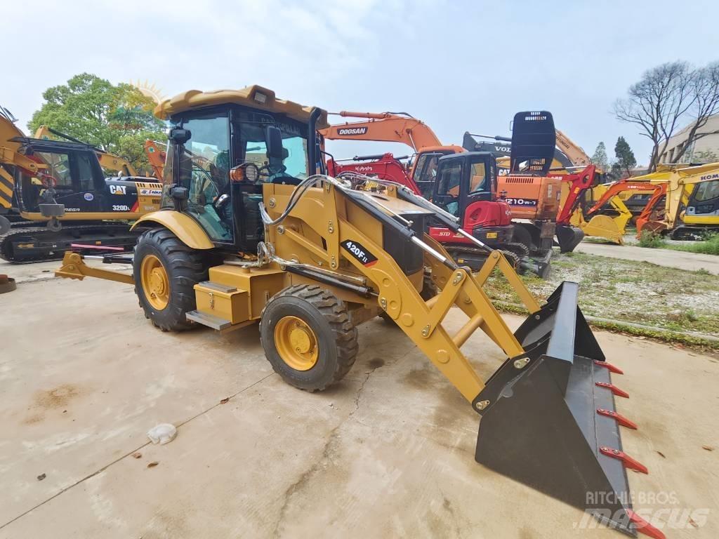 CAT 420F Baggerlader