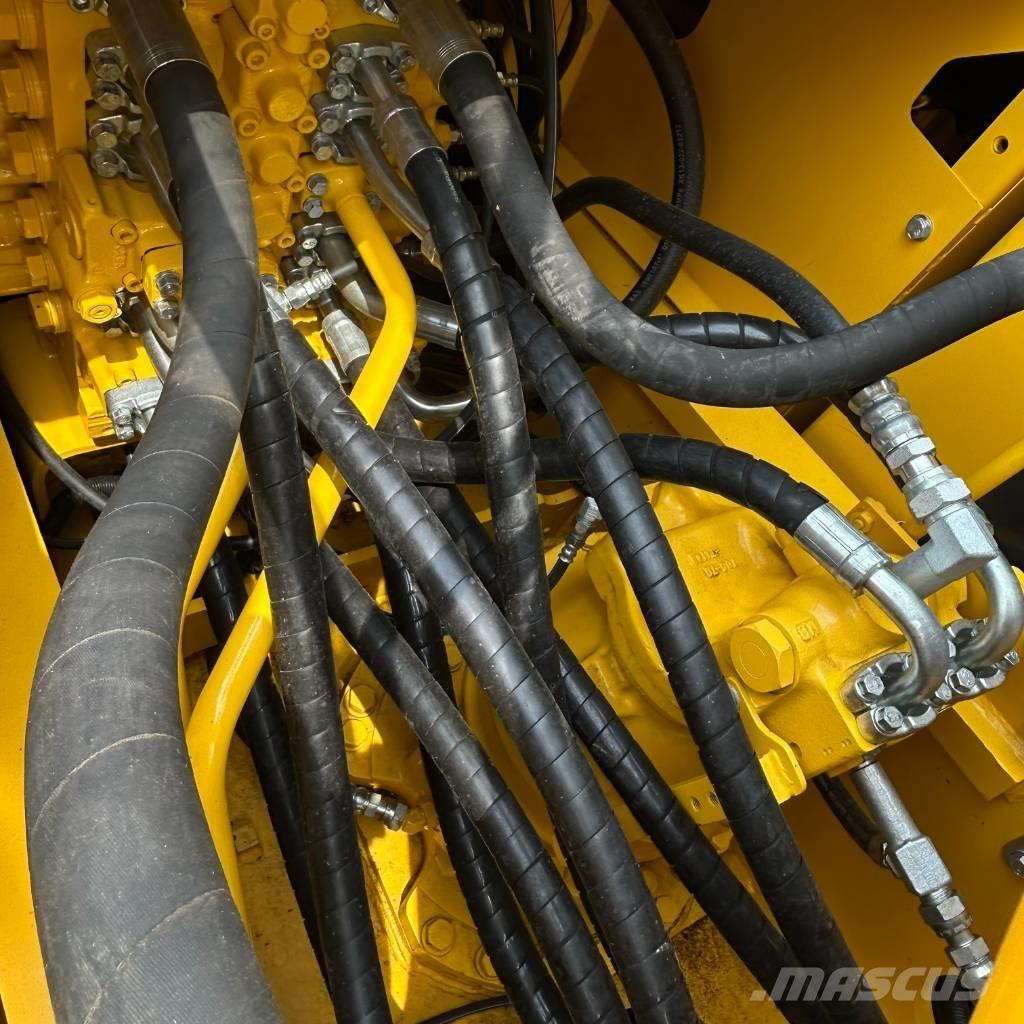 Komatsu 220-8 Raupenbagger