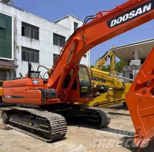 Doosan DX225LC Raupenbagger
