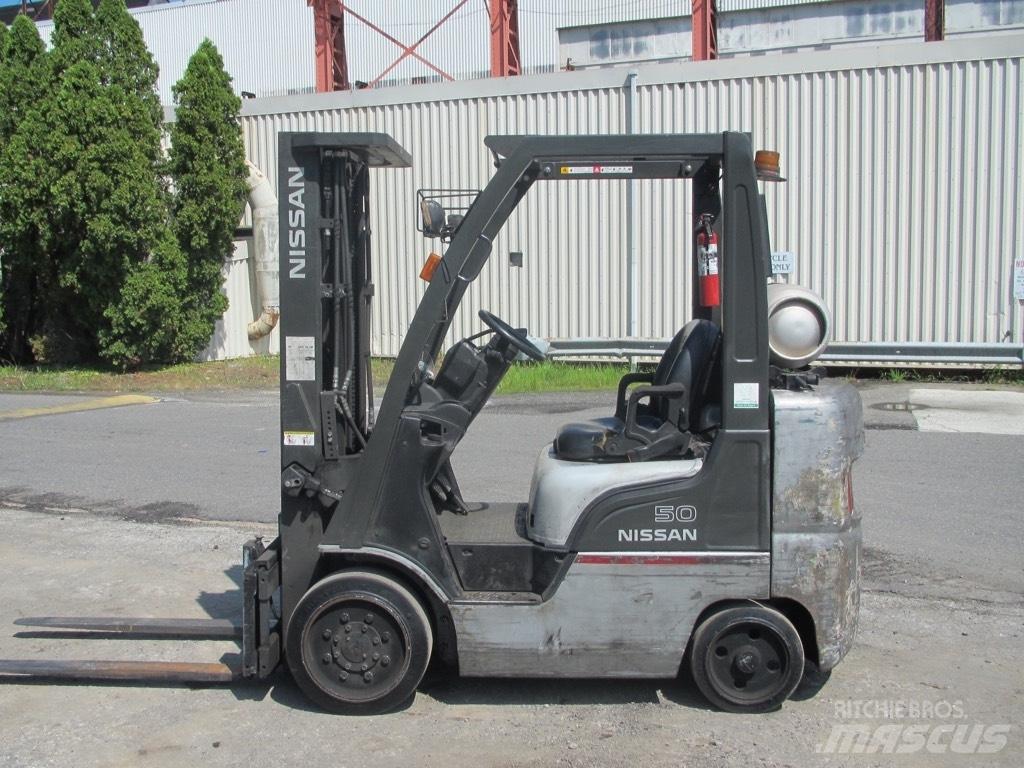 Nissan MCP1F2A25LV Geländestapler