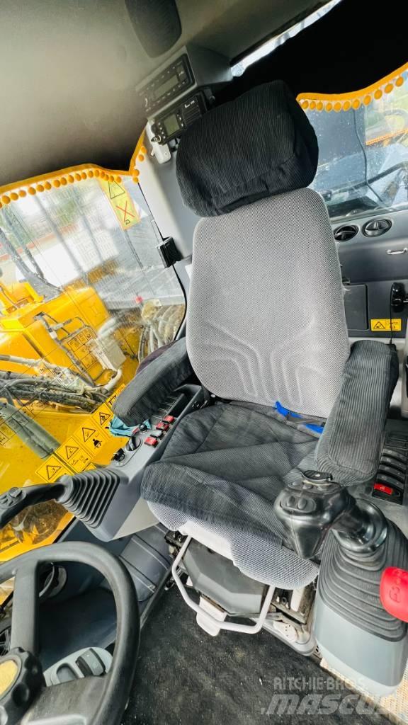 Komatsu PW 158 Mobilbagger