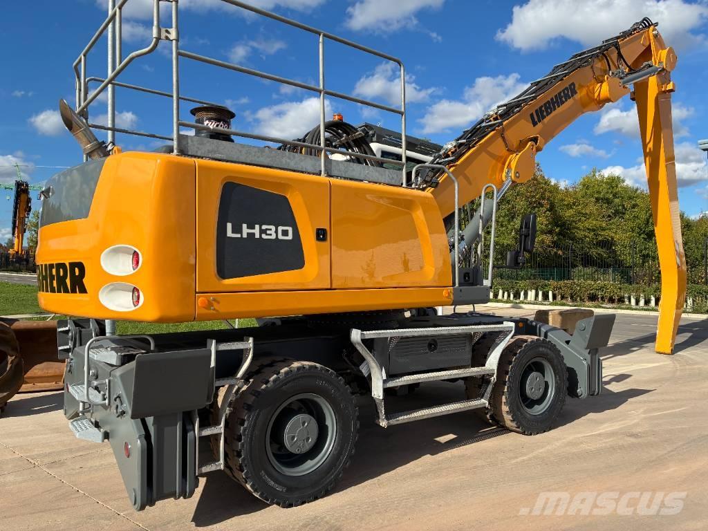 Liebherr LH 30 M Materialumschlag