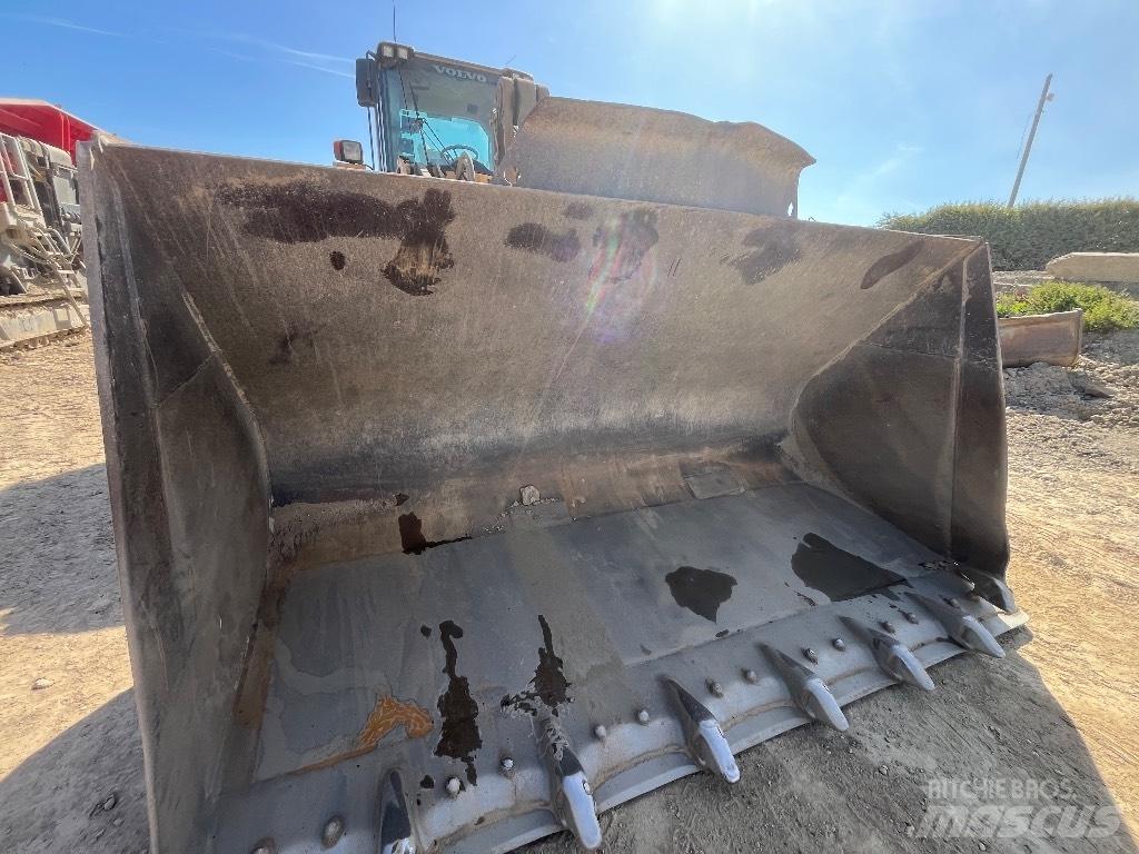 Volvo L180F Radlader