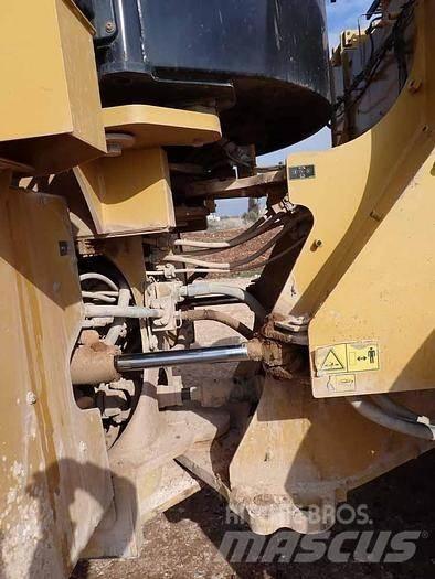 CAT 966M Radlader