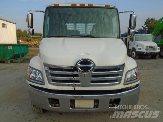Hino 185 Pritschenwagen/Pritschenwagen mit Seitenklappe