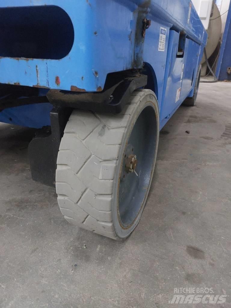 Haulotte Compact 14 Scheren-Arbeitsbühnen