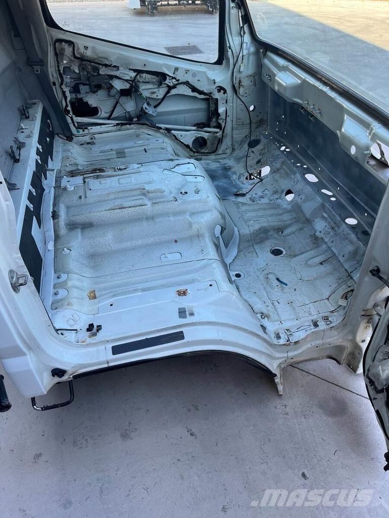 Mitsubishi S MODEL Kabinen