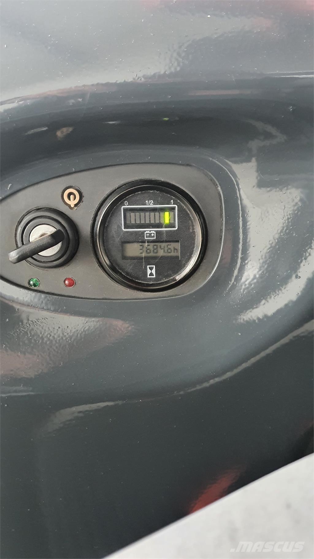 Linde L14AP Zelfrijdende stapelaars