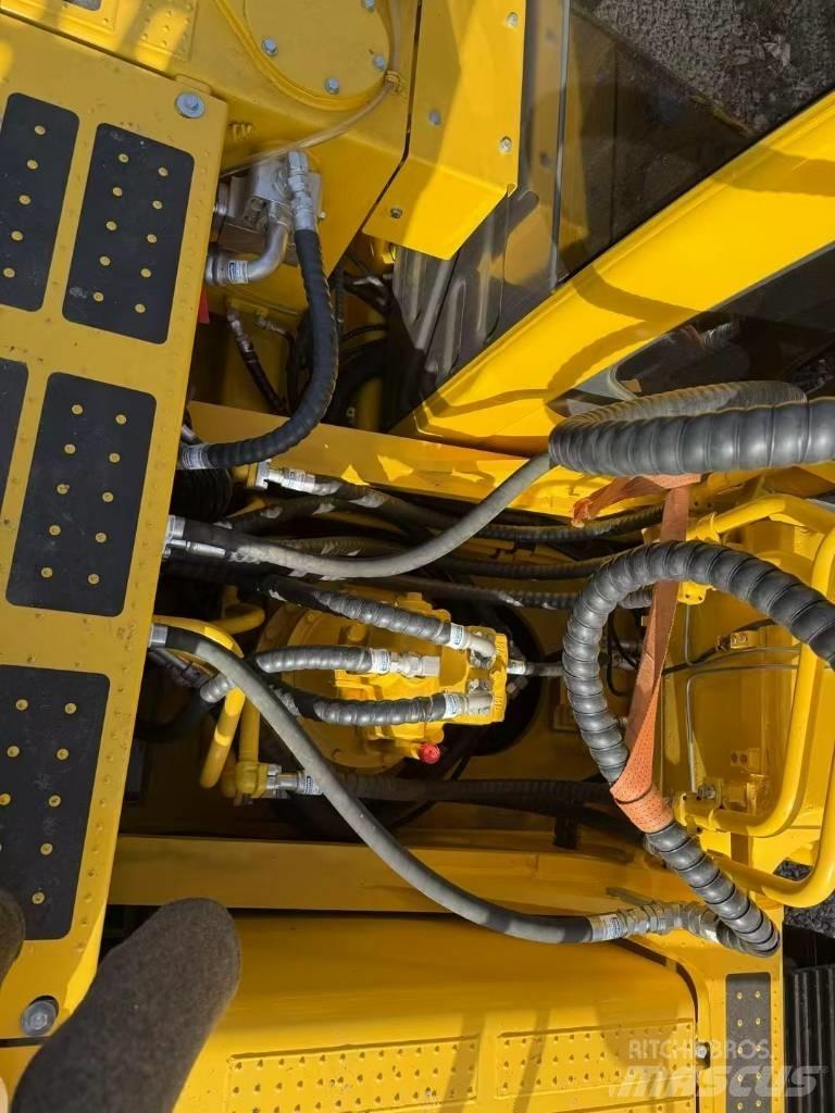 Komatsu 350LC-8 Raupenbagger
