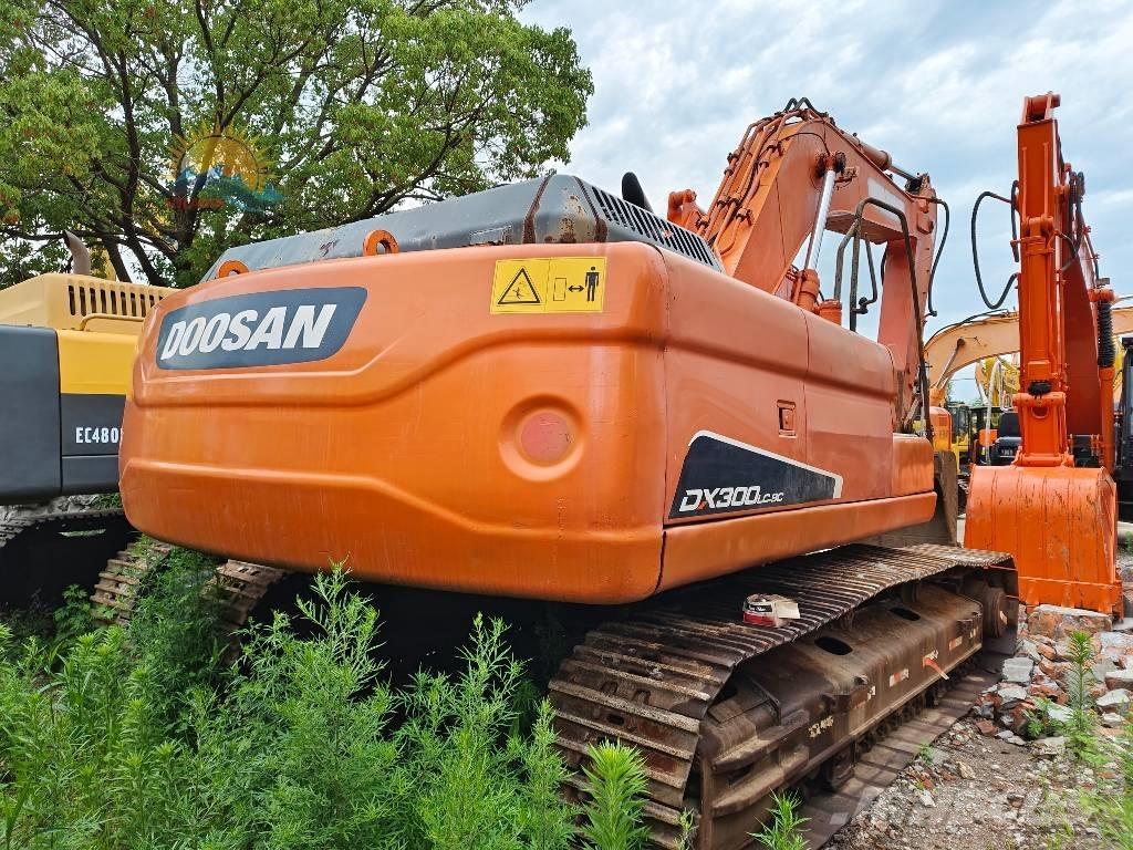 Doosan DX 300 LC Raupenbagger