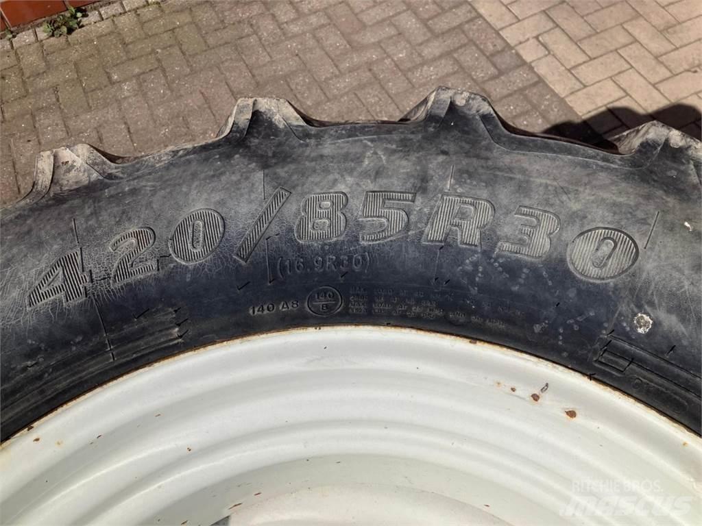 Goodyear 420/85R30 Sonstige Landmaschinen