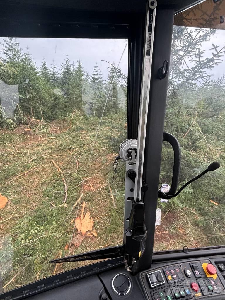 Ponsse Ergo 8W Harvester