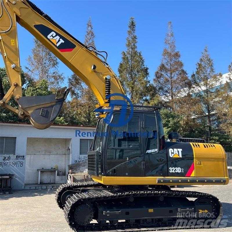 CAT 323D2 Raupenbagger