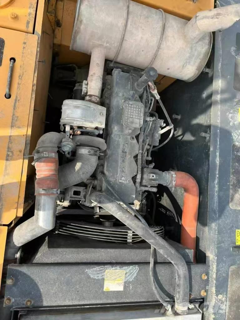 Hyundai 215VS Raupenbagger