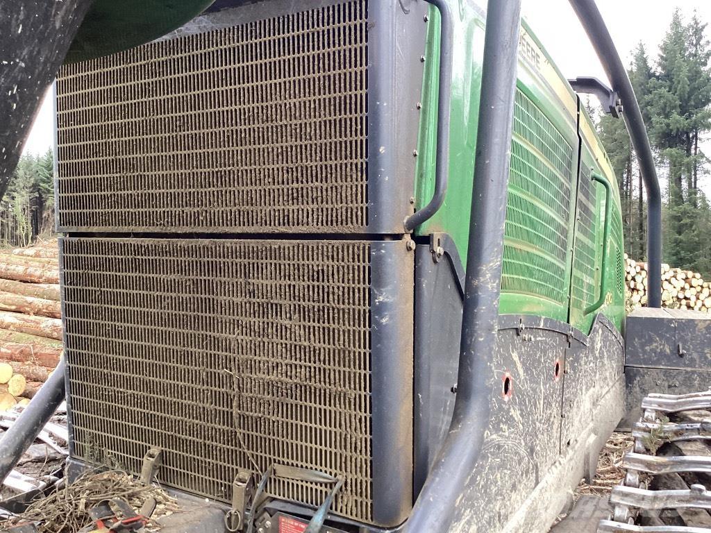 John Deere 1270G Harvester