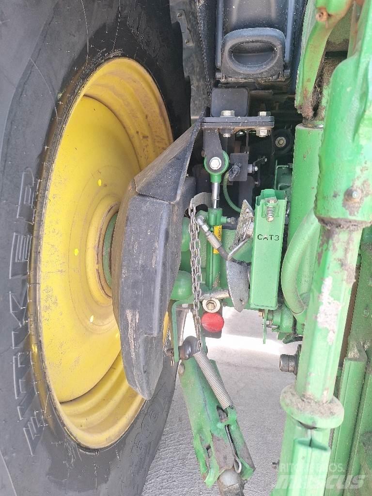 John Deere 6110R Traktoren