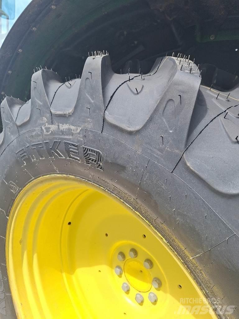 John Deere 6110R Traktoren