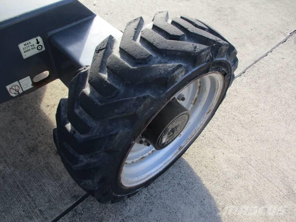 JLG 340 AJ (511) Kompakte selbstfahrende Hebebühnen