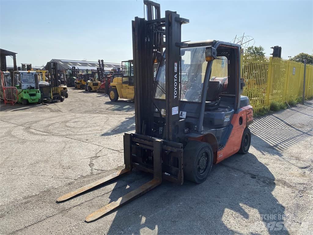 Toyota 8FG40N LPG heftrucks