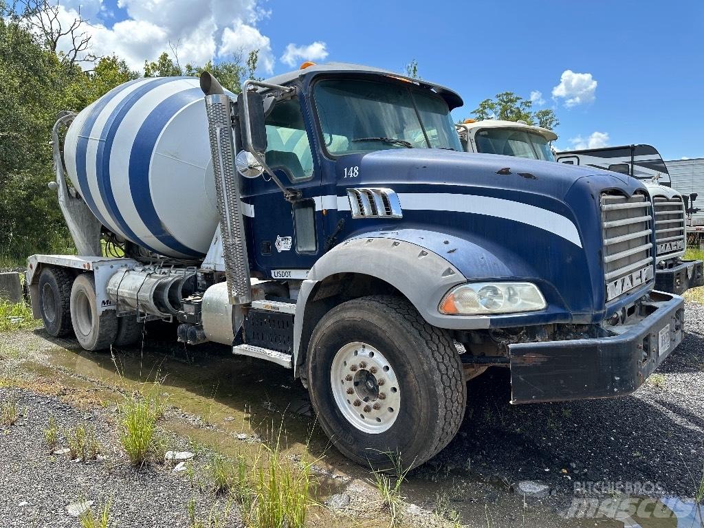 Mack GU 800 Andere Fahrzeuge
