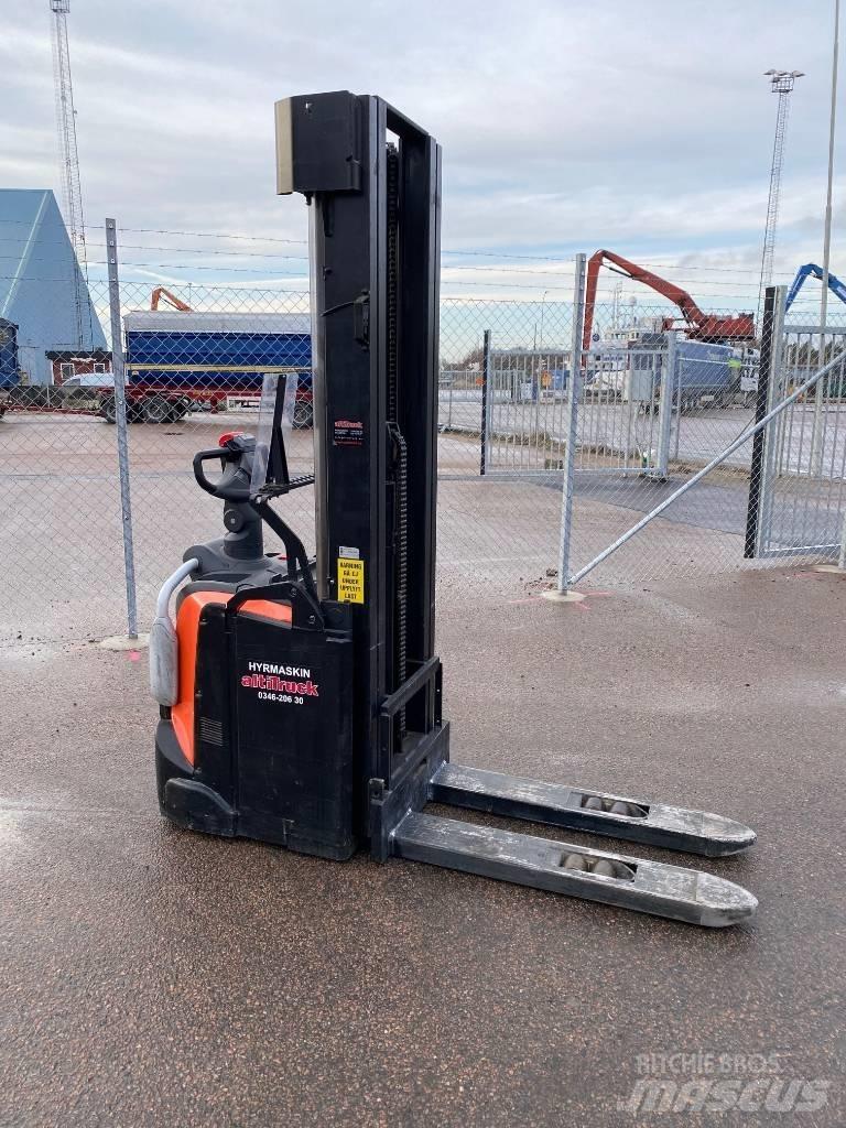 Toyota BT SPE 140 Deichselstapler