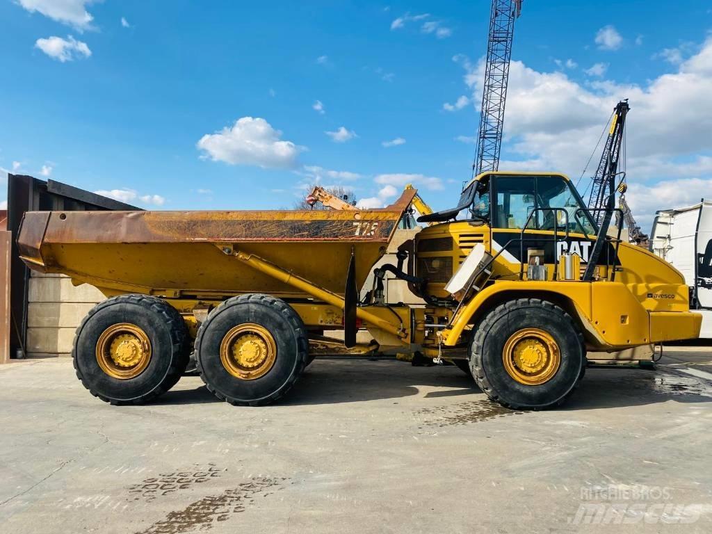 CAT 725 Dumper - Knickgelenk