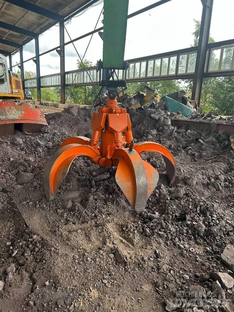 Sennebogen 835 Materialumschlag
