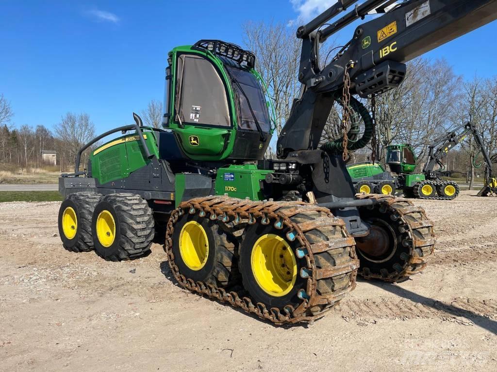 John Deere 1170G Harvester