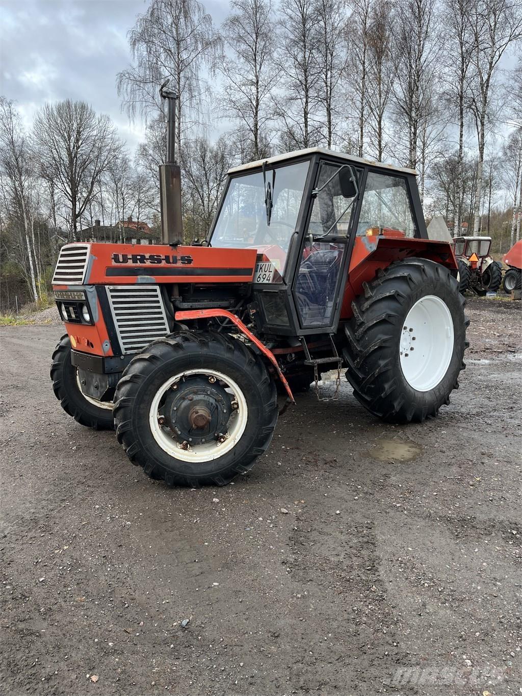 Ursus c-385 Traktoren