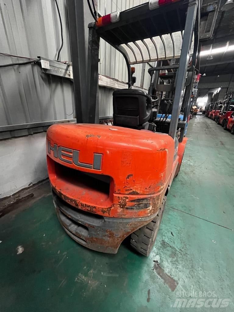 Heli CPCD 30 Diesel heftrucks