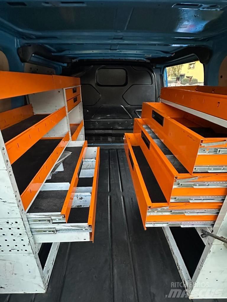 Ford Custom Lieferwagen