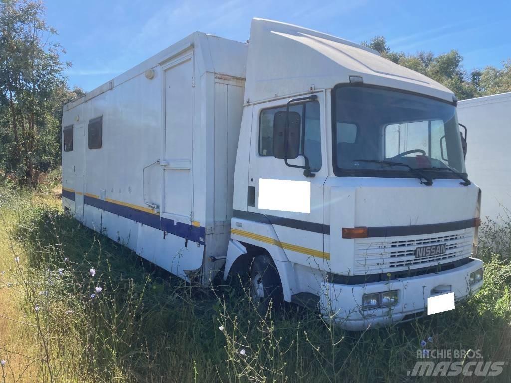 Nissan CAMPER L70 Wohnmobile und Wohnwagen