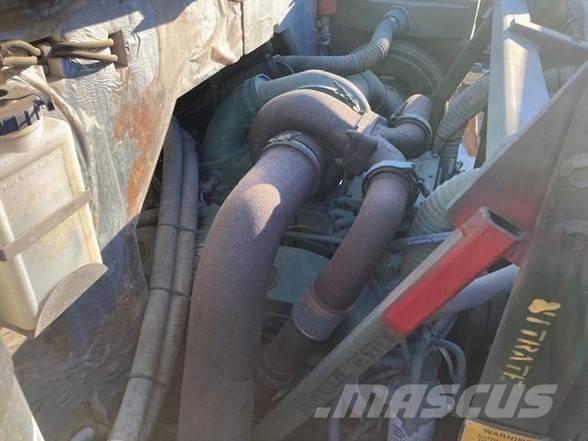 Oshkosh M1070 Sattelzugmaschinen