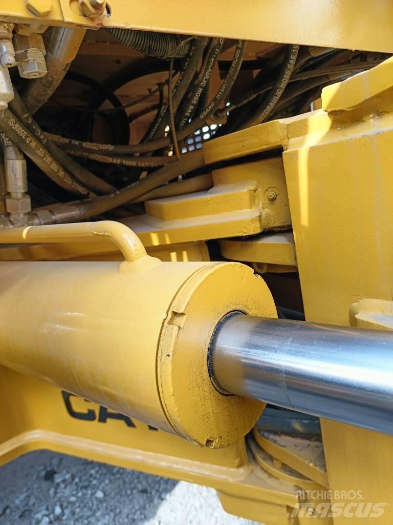 CAT 140K Grader