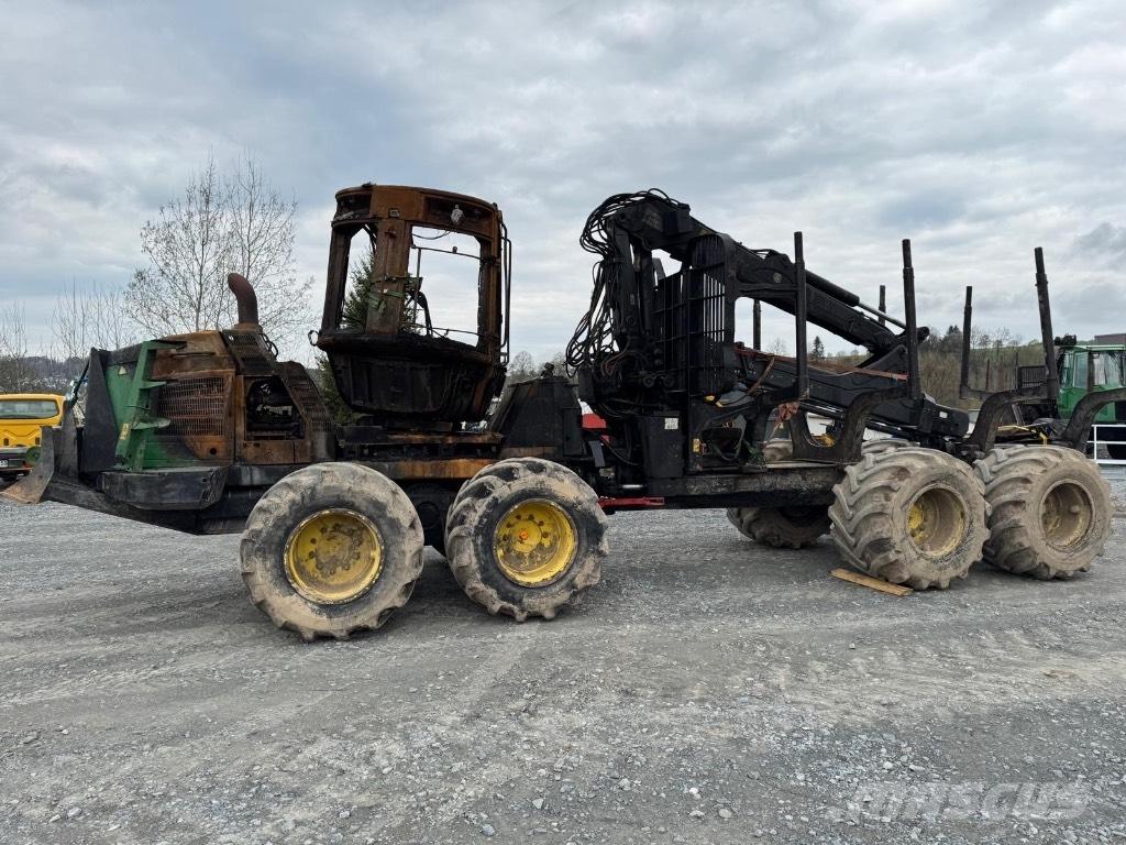 John Deere 1110 E Forwarder