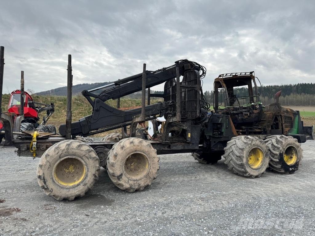 John Deere 1110 E Forwarder