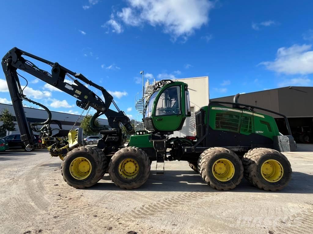 John Deere 1270G 8W Harvester